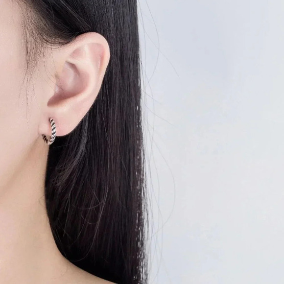 925 Sterling Silver Small Huggie Hoop Earrings Textured Huggies - Picture 3 of 6